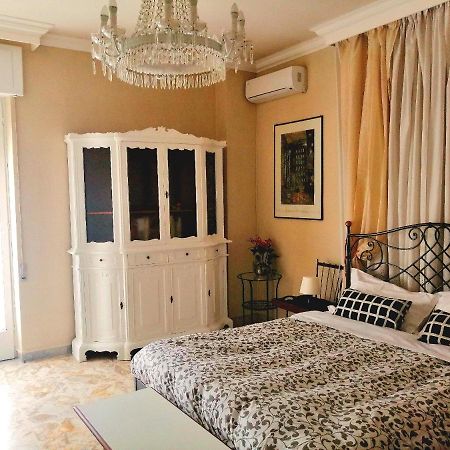 Residenza Carlo Di Borbone Apartment Caserta Bagian luar foto