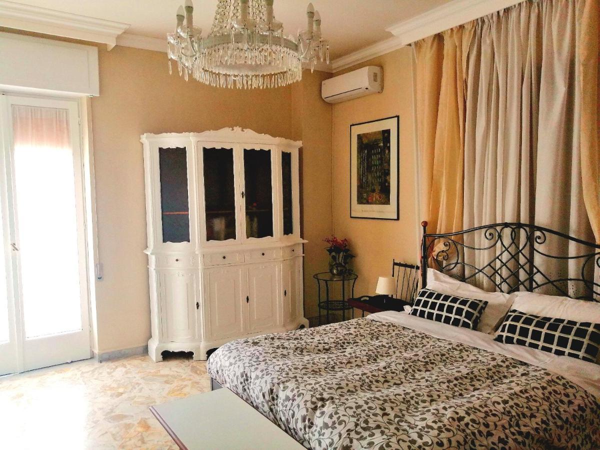 Residenza Carlo Di Borbone Apartment Caserta Bagian luar foto