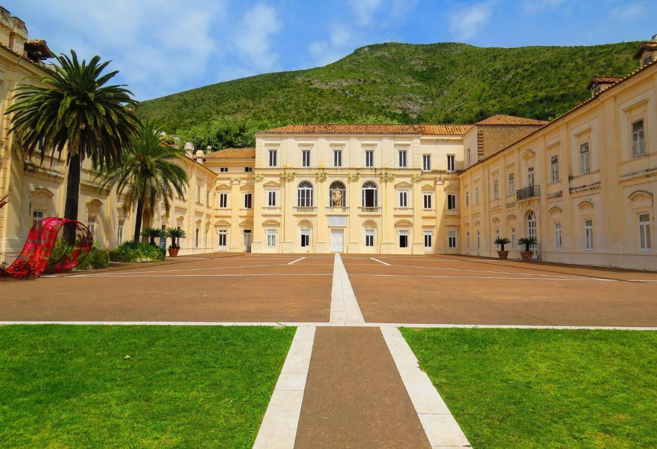 Residenza Carlo Di Borbone Apartment Caserta Bagian luar foto