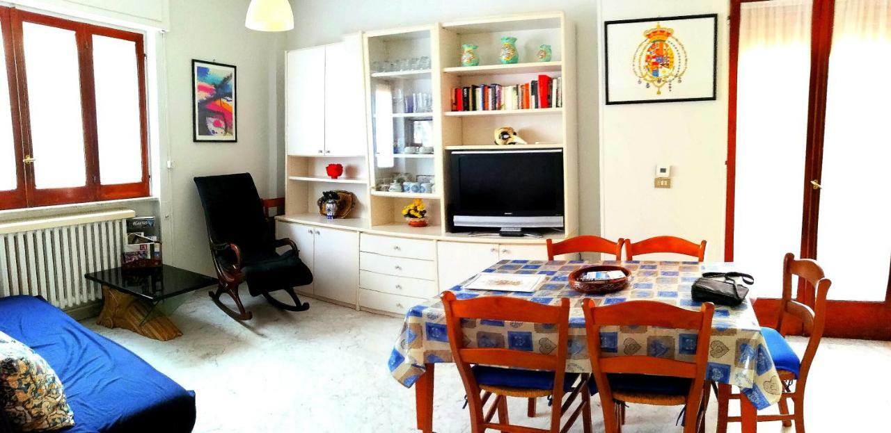 Residenza Carlo Di Borbone Apartment Caserta Bagian luar foto